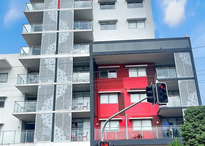 Direct Collective - Pavilion And Governor On Brookes