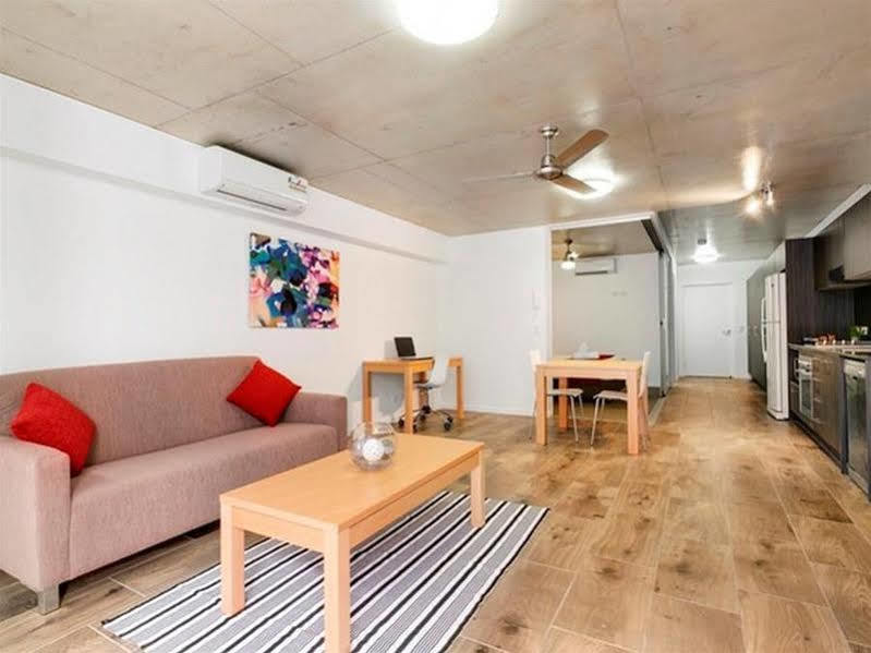 Direct Collective - Pavilion And Governor On Brookes